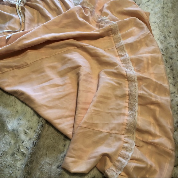 Vintage peach and lace full length nightgown - Picture 3 of 7